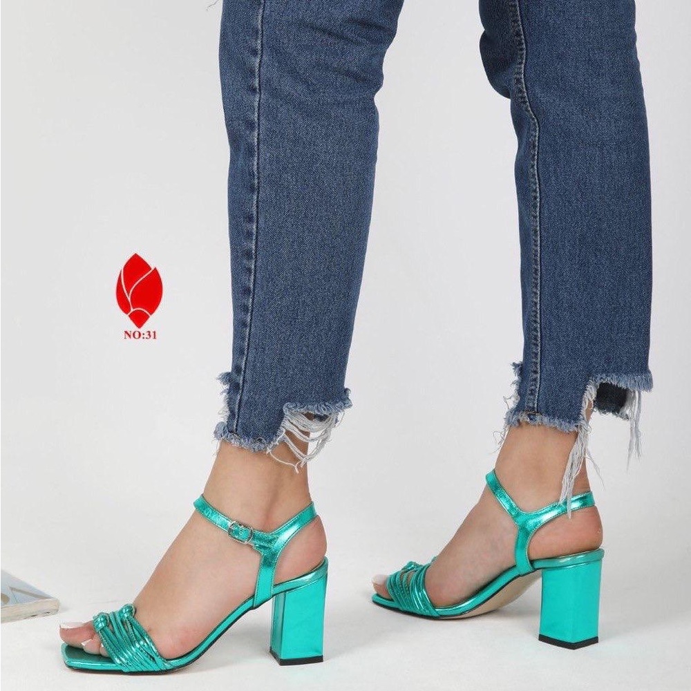 Women’s shoes